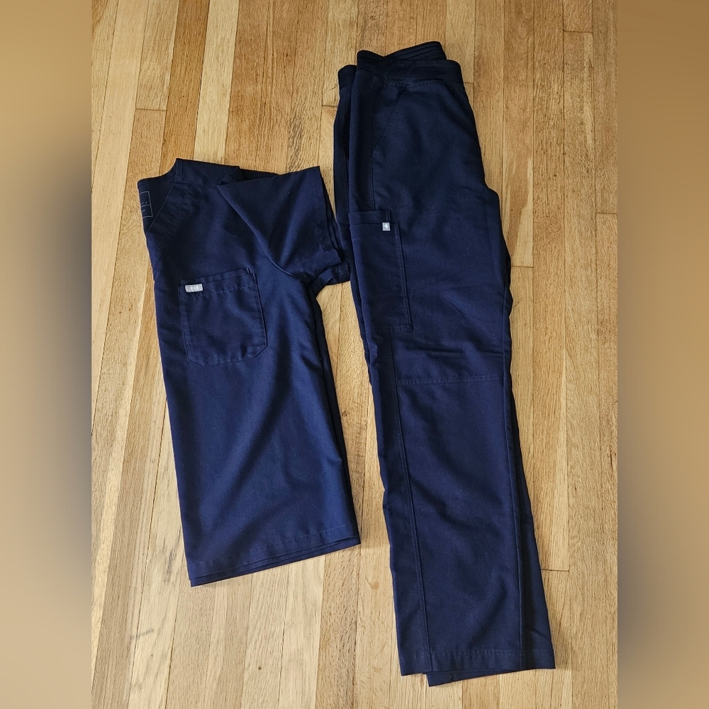 Figs Navy Scrub Set Large - Picture 5 of 5